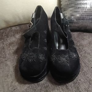 Black Classified shoes with bread detail sz 9